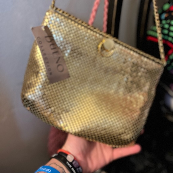 Handbags - Picture 5 of 16